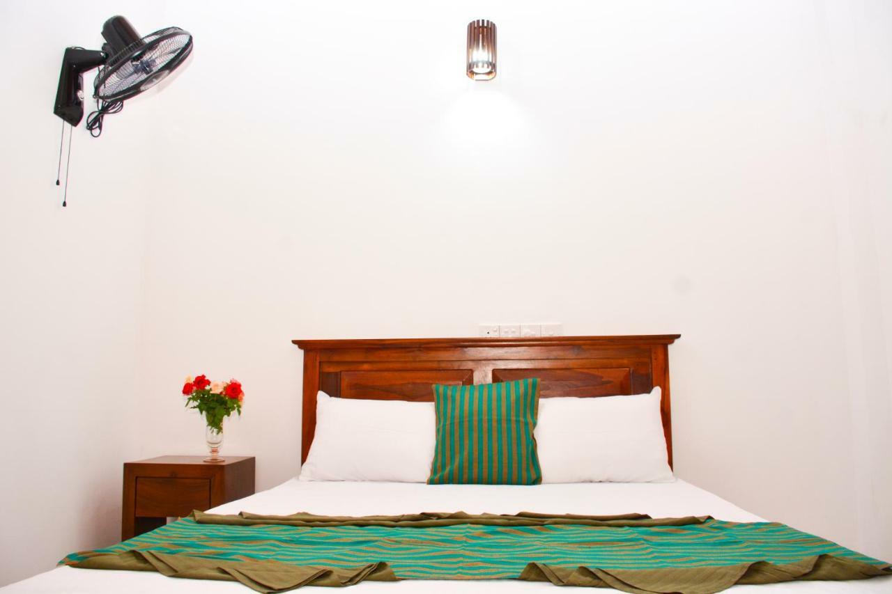 Hotel Brisa Marina Negombo Exterior foto