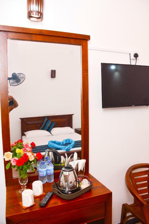 Hotel Brisa Marina Negombo Exterior foto