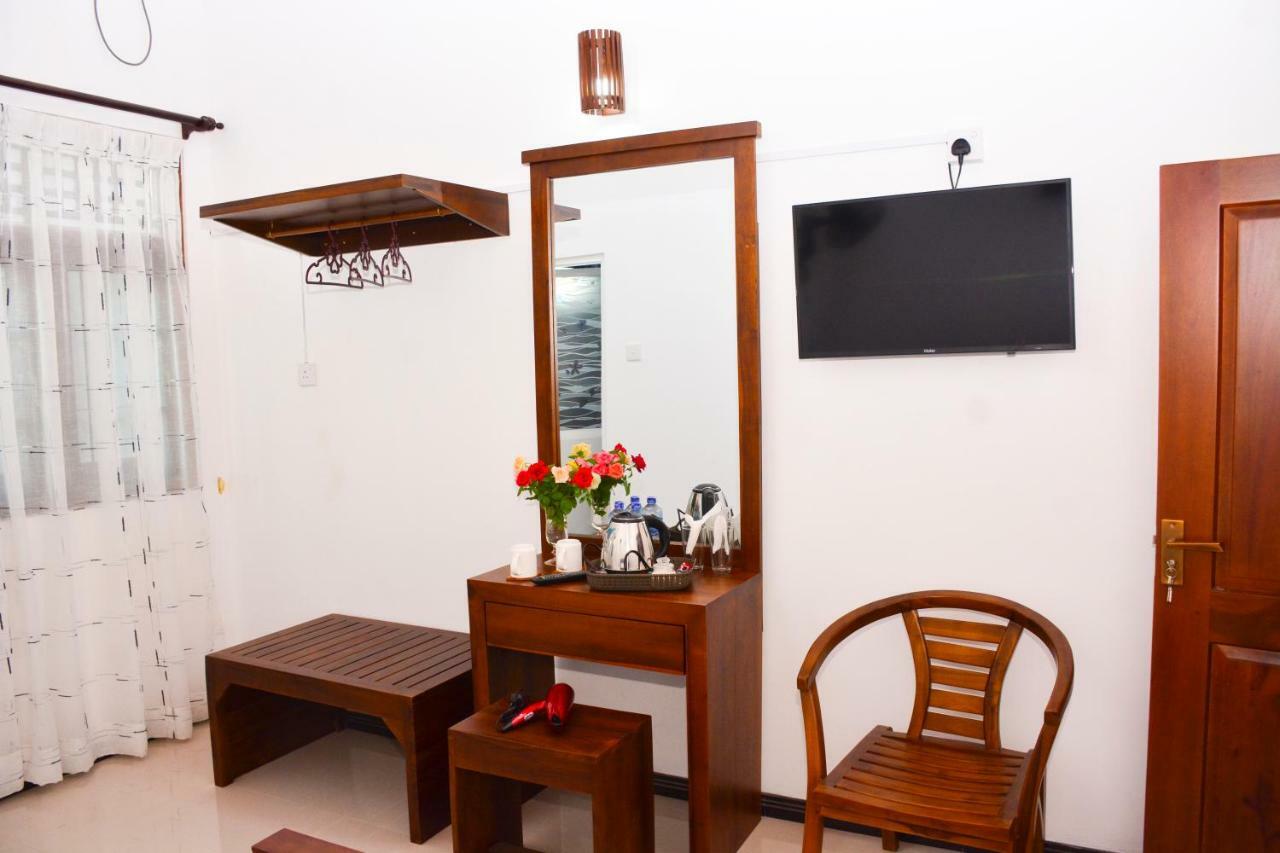 Hotel Brisa Marina Negombo Exterior foto
